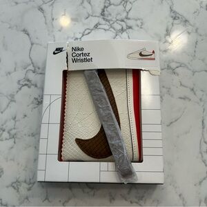 NEW Nike Cortez Wristlet Wallet